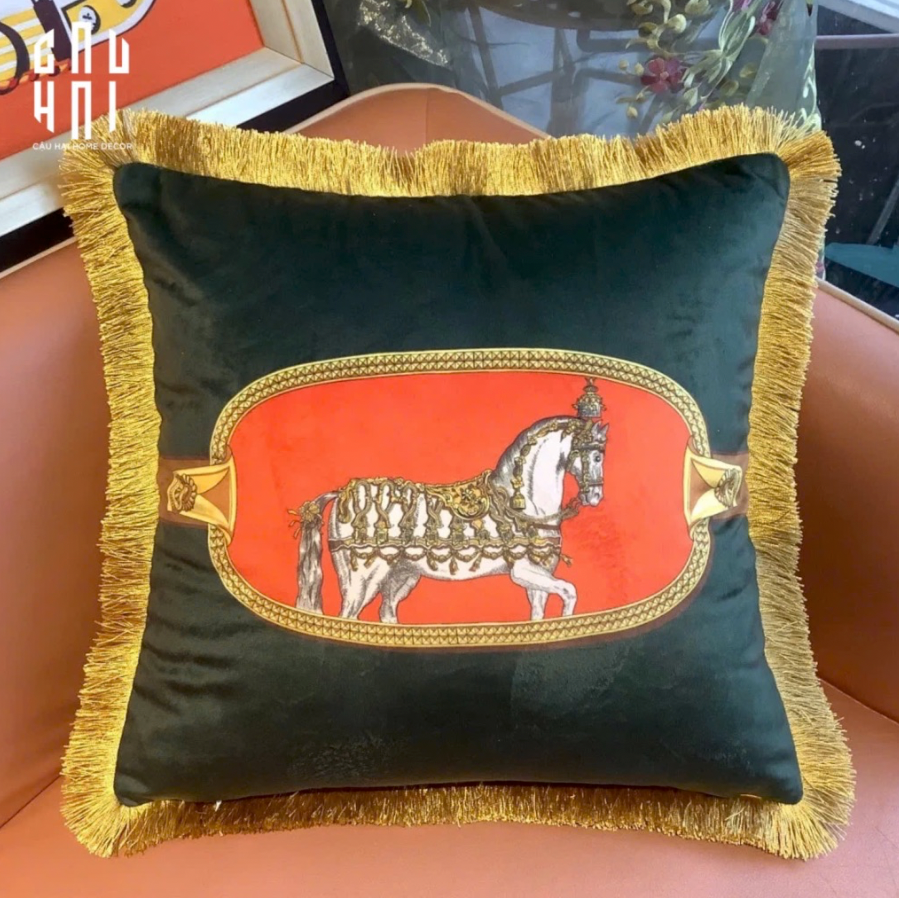 VỎ GỐI ÉMERAUDE CHEVAL 45. - CẬU HAI HOME DECOR