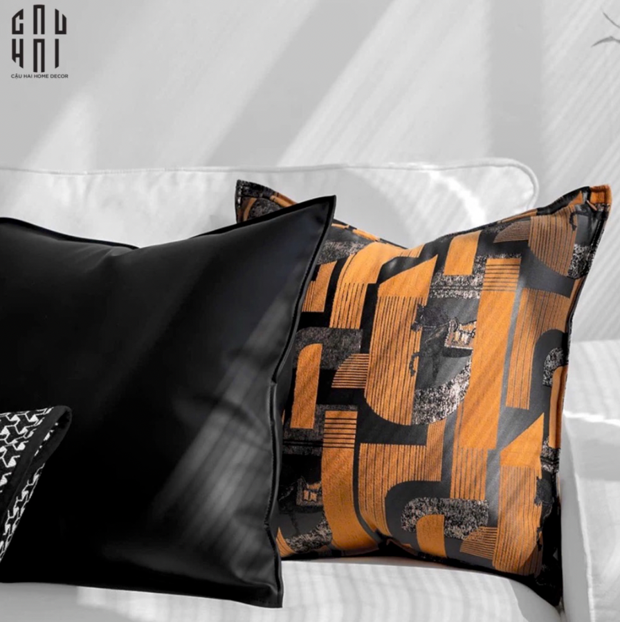VỎ GỐI LỤA ORANGE VELVET GALLOP 50. - CẬU HAI HOME DECOR