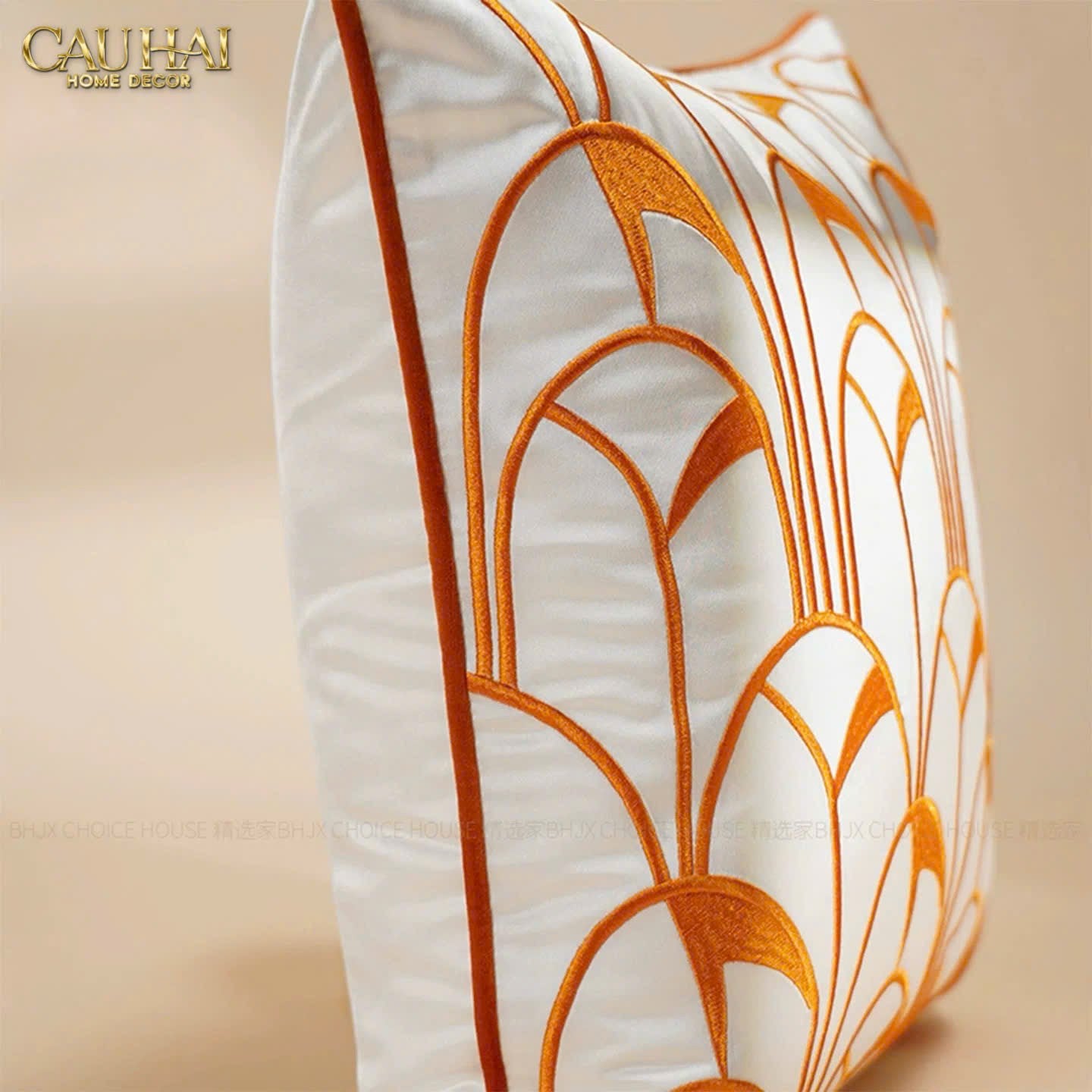 VỎ GỐI LỤA SATIN ART DECO ÉVENTAIL TERRA 45-2- Cậu Hai Home Decor