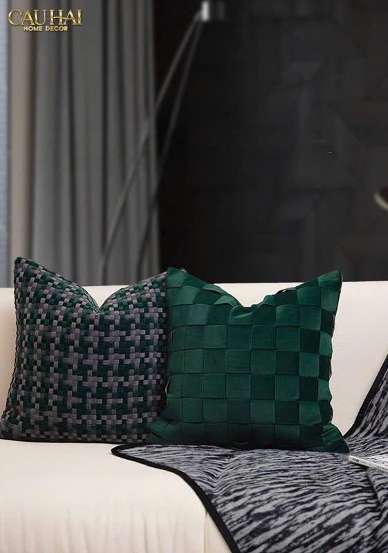 VỎ GỐI NHUNG EMERALD WOVEN 45-2- Cậu Hai Home Decor