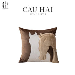 Vỏ Gối Nhung Équestre Victorious Stallion 45-CẬU HAI HOME DECOR