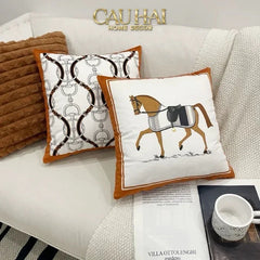 Vỏ Gối Nhung Horsebit Noble Héritage - Blanc Motif 45-CẬU HAI HOME DECOR