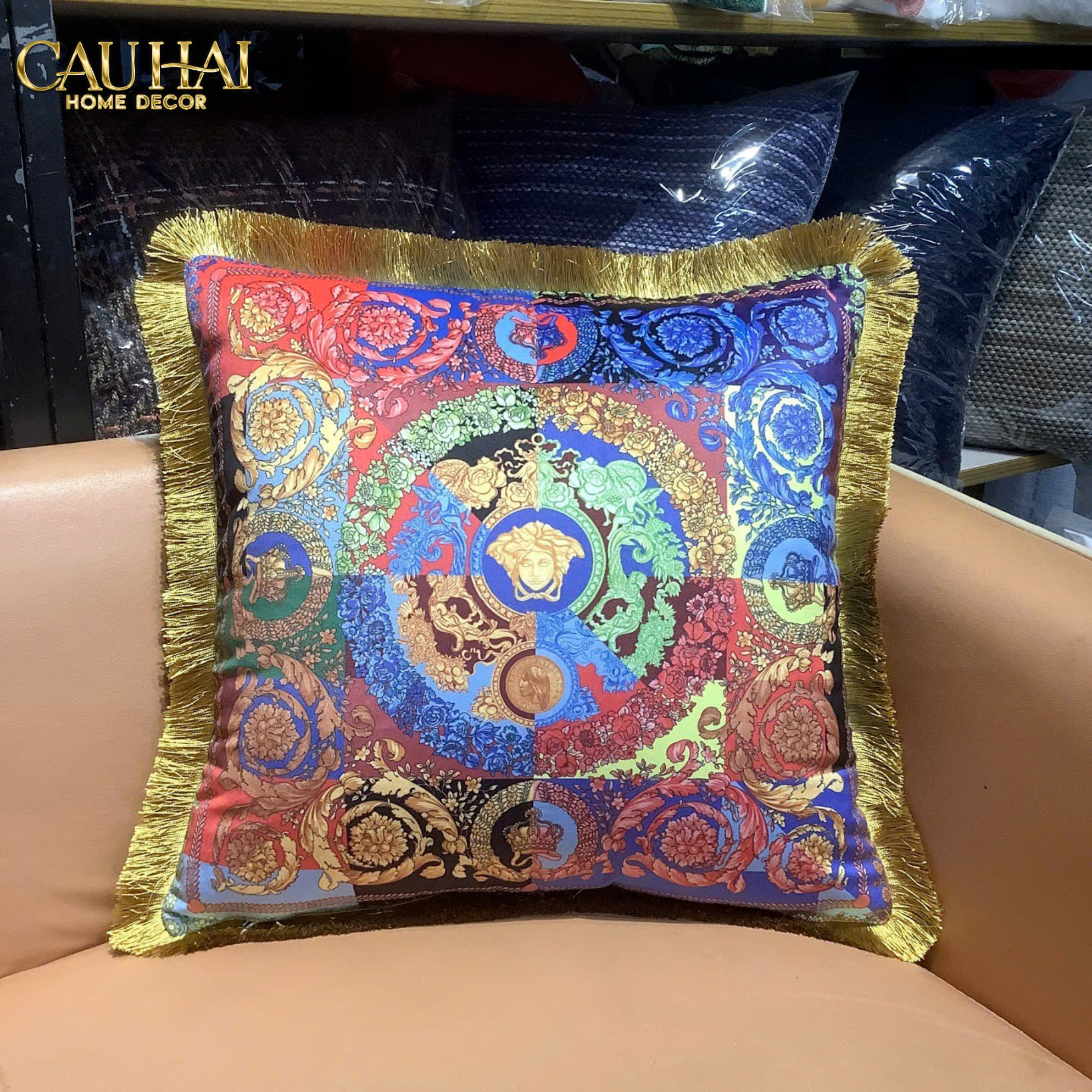 VỎ GỐI NHUNG VS MEDUSA AMPLIFIED MULTICOLOR 45-2- Cậu Hai Home Decor