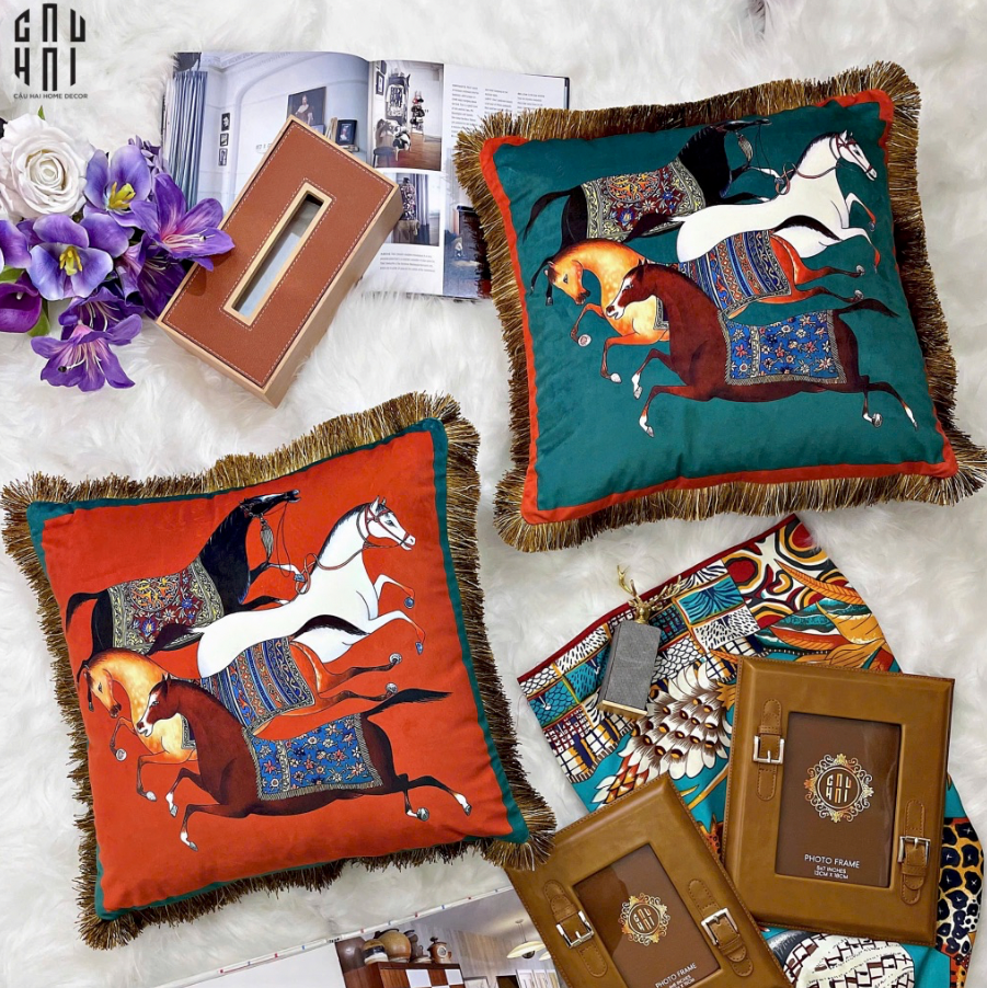 VỎ GỐI RUNNING STEED 45. - JADE - CẬU HAI HOME DECOR