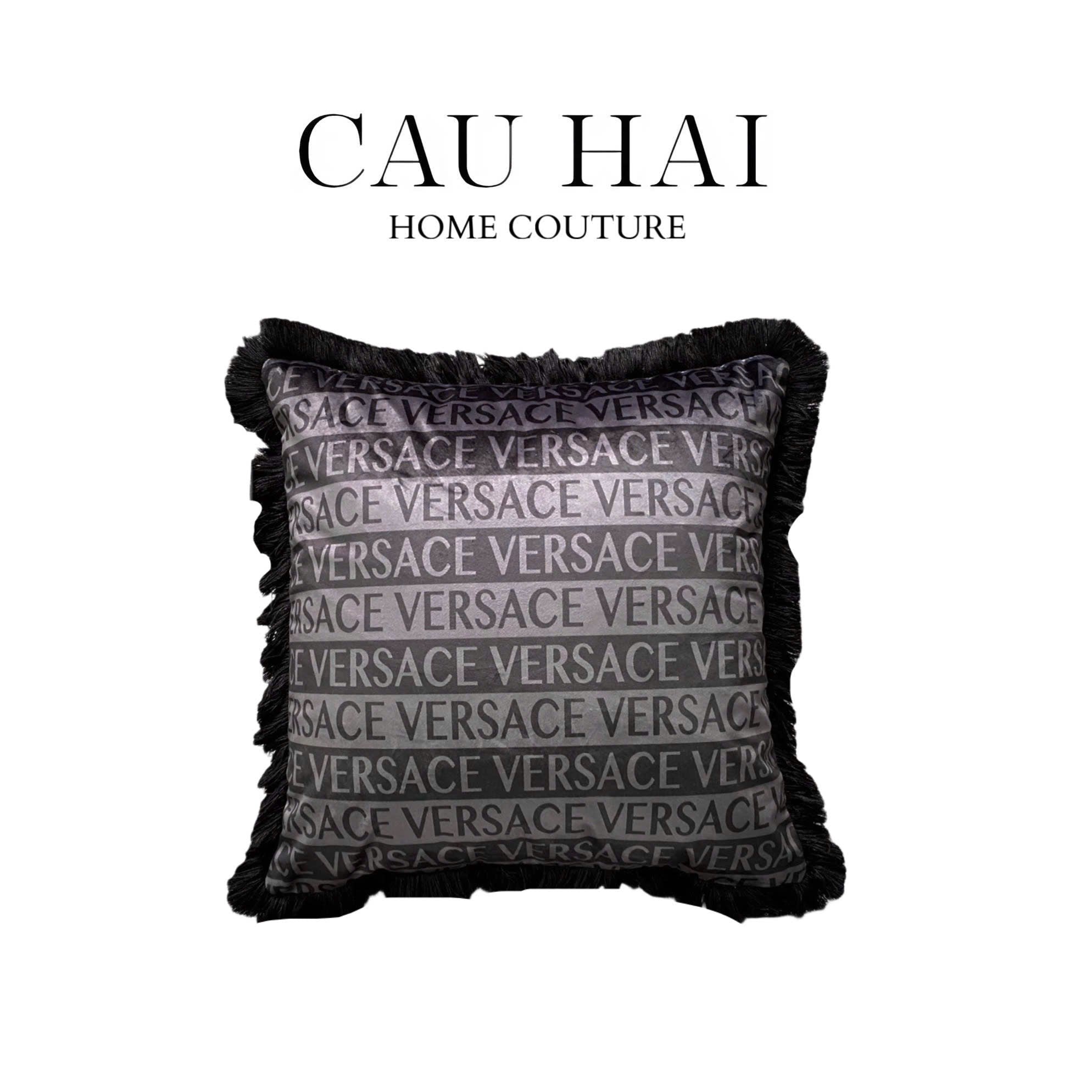 VỎ GỐI VS ALLOVER LOGOMANIA NOIR FW25-CẬU HAI HOME DECOR-1