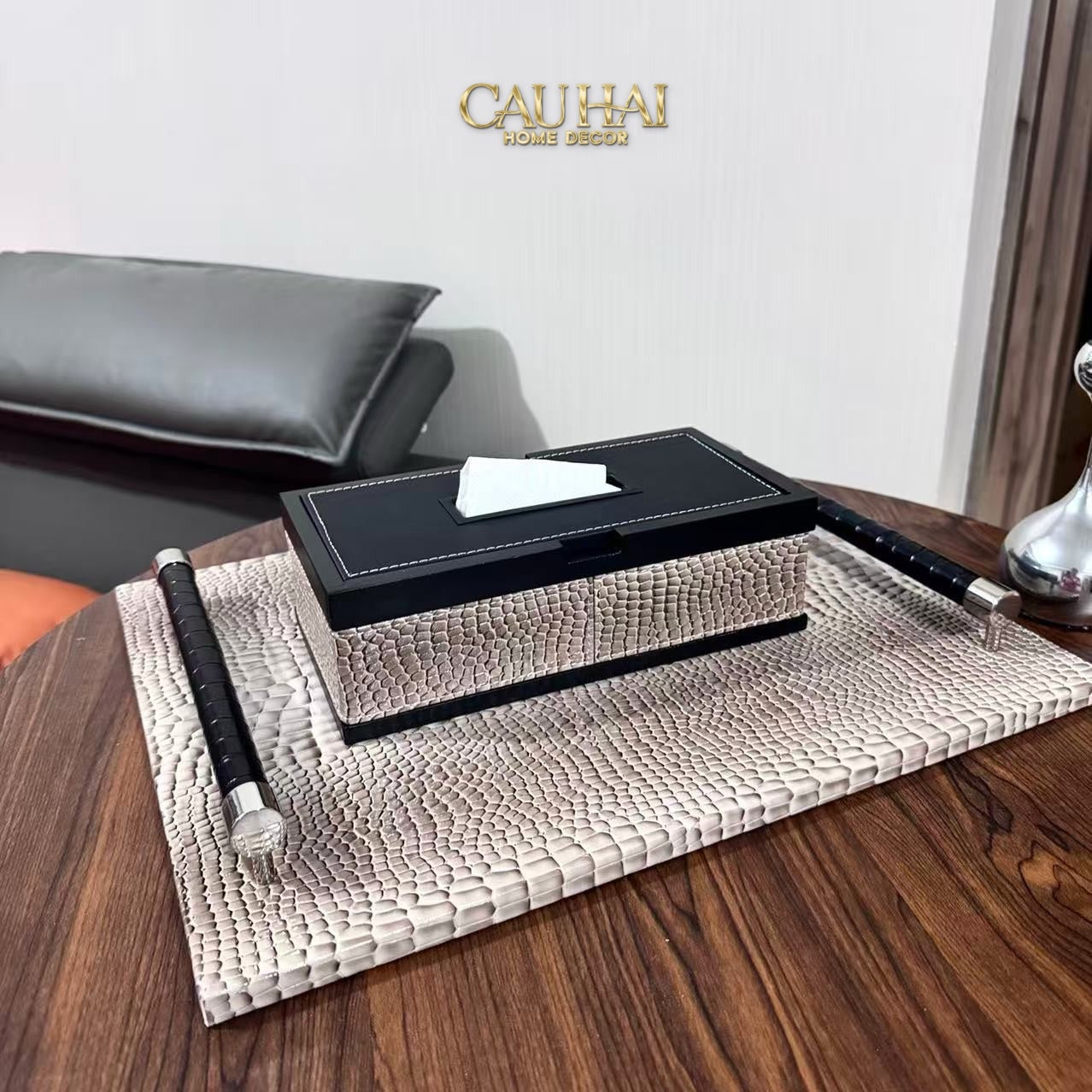 HỘP KHĂN GIẤY EMBOSS LUX CROC GRAPHITE LEATHER